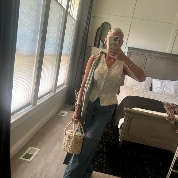 Meet your Posher - Picture 9 of 16